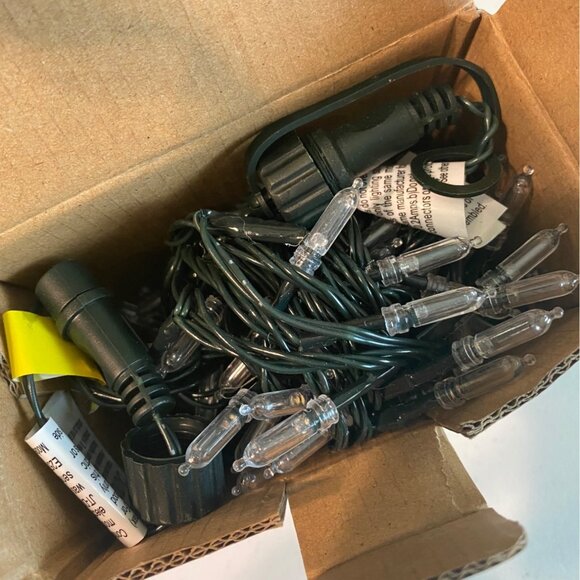 Christmas String Lights 100-Count LED  Indoor Outdoor Use Warm White Green Wire - Picture 5 of 9